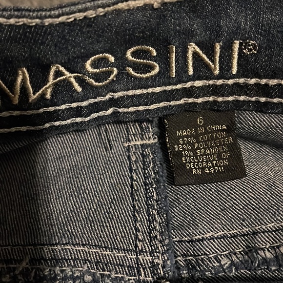 Massini jeans with bling on back pockets - Picture 3 of 4